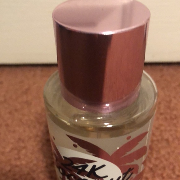Victoria Secret PINK 24k🥳Hp🥳Coconut Scented Mist - Picture 5 of 6